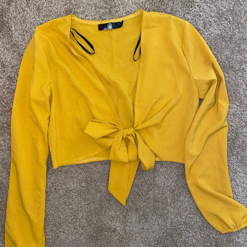 Misguided Tie front crop top